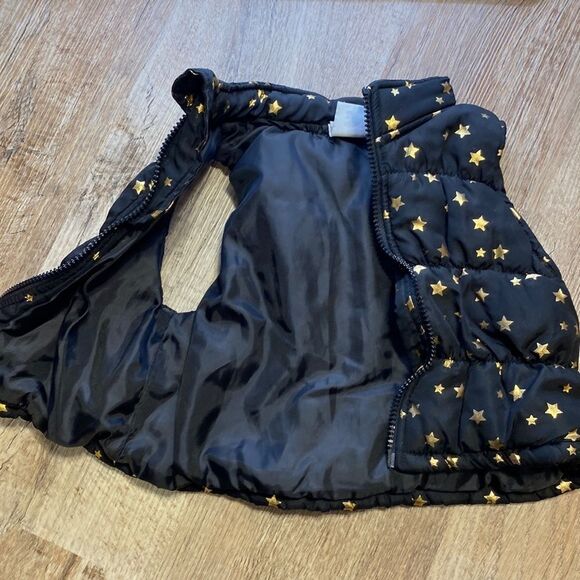 Healthtex Puffy Vests Set of 2 Bright Pink  Silver Hearts Black Gold Stars 12 M - Picture 12 of 15